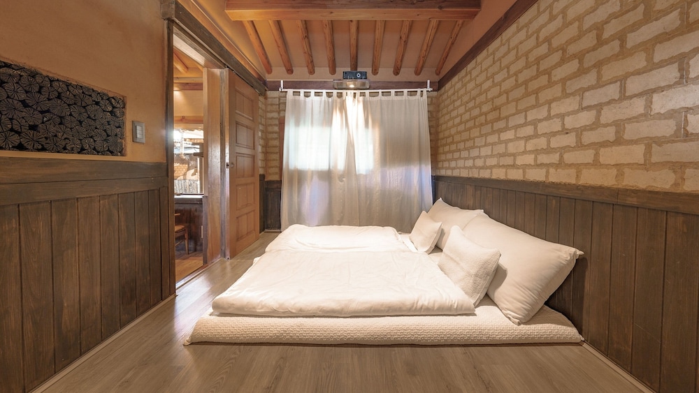 Yangpyeong Agni Choshi Mae Hanok Stay