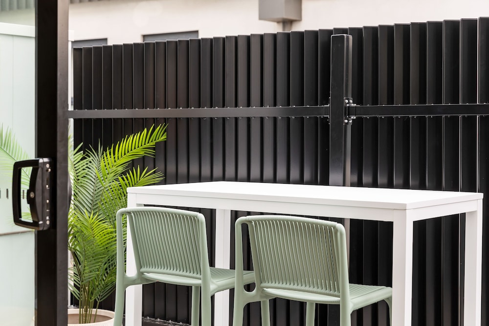 Docker St Elwood Apartments by UrbanRest