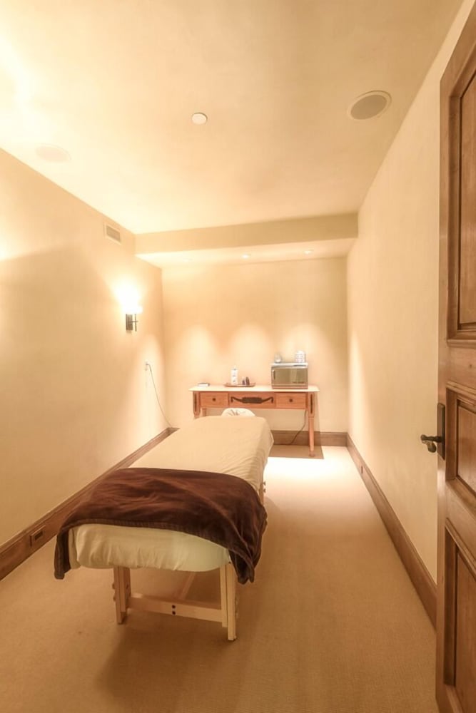 Lx1: Chateau D' Renaitre - Carmel-by-the-sea Luxury Villa: - Property Image 44