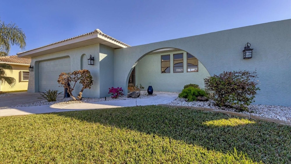 Punta Gorda Isles Private Pool/spa Home On Canal/ Bikes 3 Bedroom Home