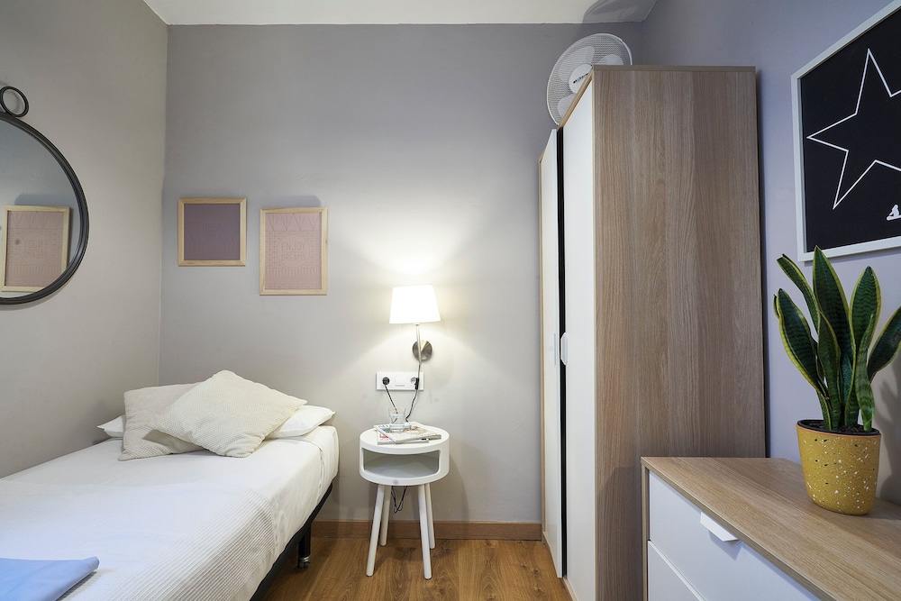 BeBarceloner Eixample Apartments