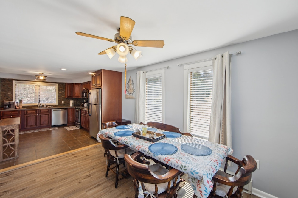 Hullabaloo 23E - Upgrade End Unit With Mountain Views 2 Bedroom Townhouse by The Summit at Gore Mountain