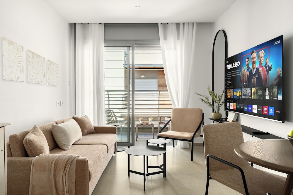 Stylish Eilat Stay w Pool by Sea N Rent