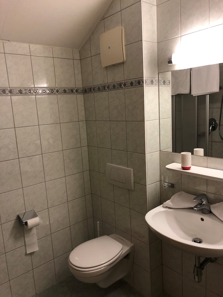 Photo 34