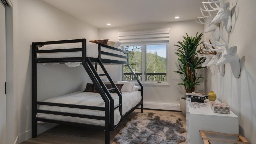 Beaver_creek_chalet_brio