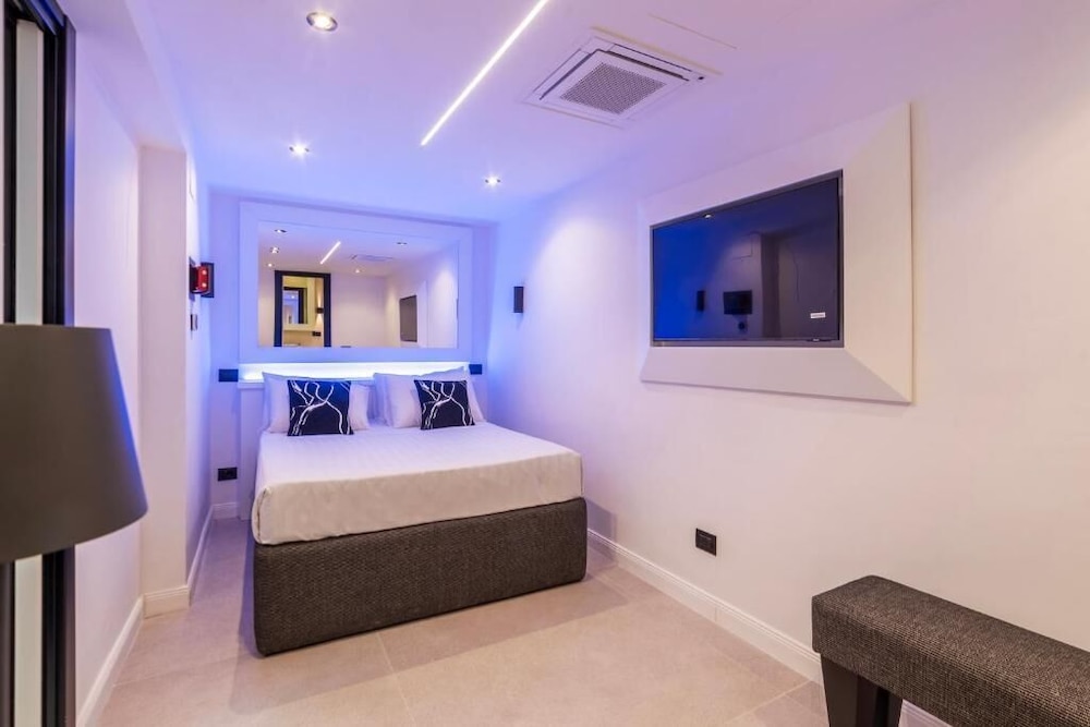 JOIVY Elegant Suites Near Villa Borghese