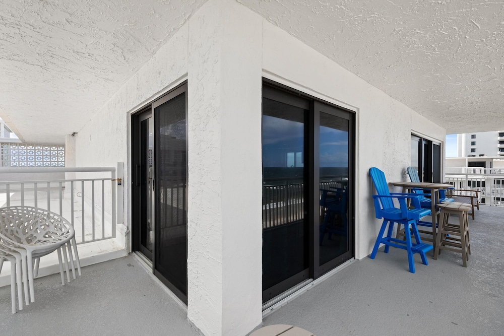 Shorehom by the Sea 75