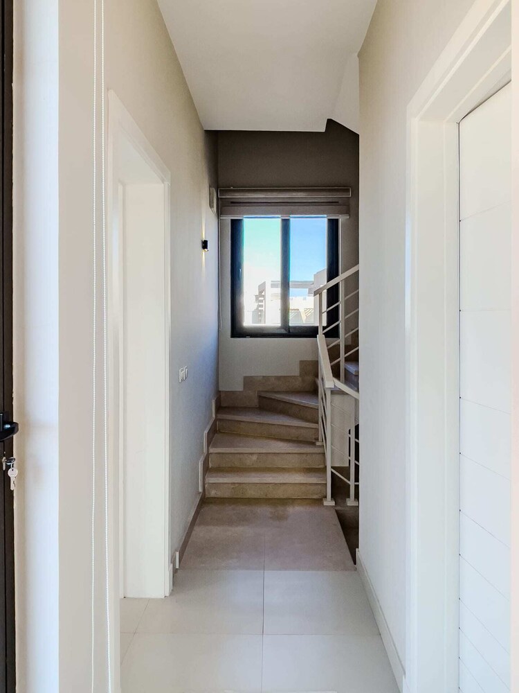 Astounding 3bdr Villa @ Tawila Pool Front