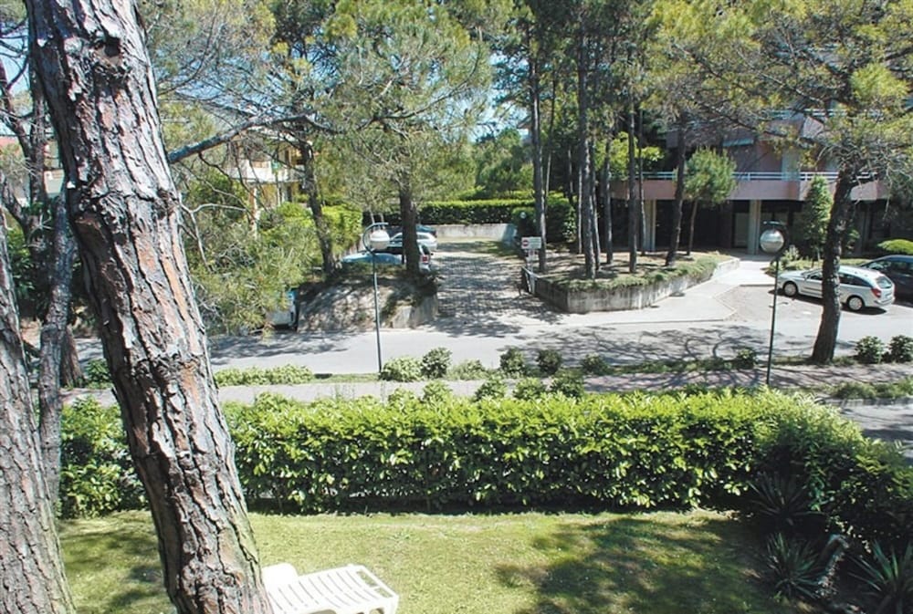 Functional Flat With Balcony for 7 Guests in Lignano Sabbiadoro