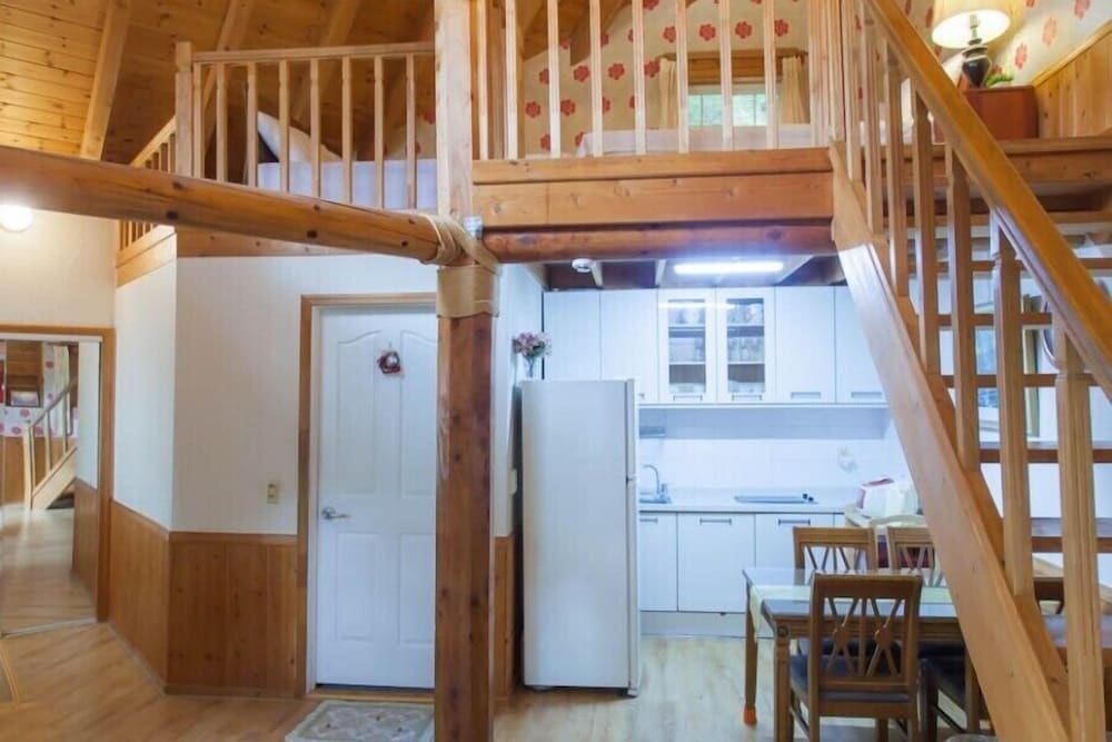 Cabin Town Pension