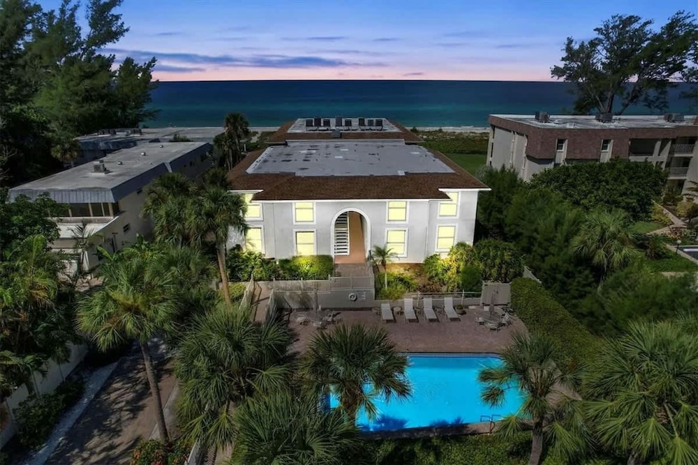 Luxury Beachfront Retreat in Longboat Key