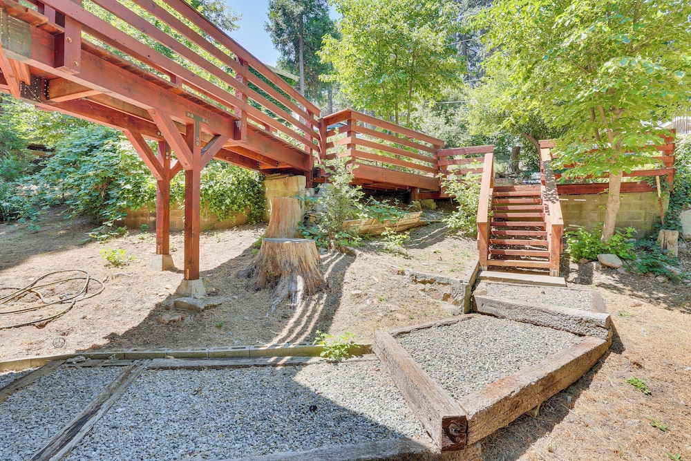 1 Mi to Lake: Crestline Cabin w/ Deck + Gas Grill!
