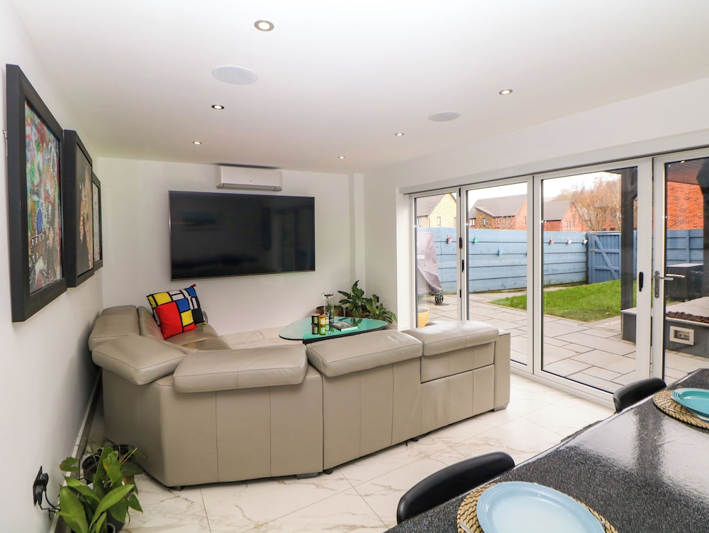 4 Rockcliffe Grange