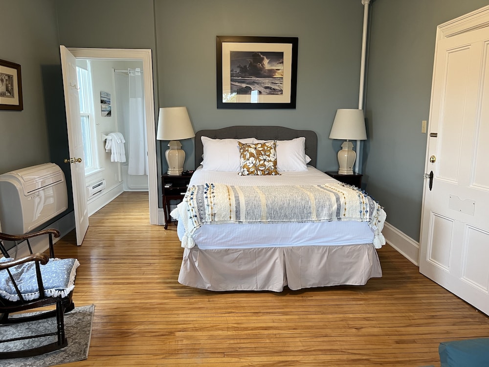 McLean House Bed & Breakfast view 3