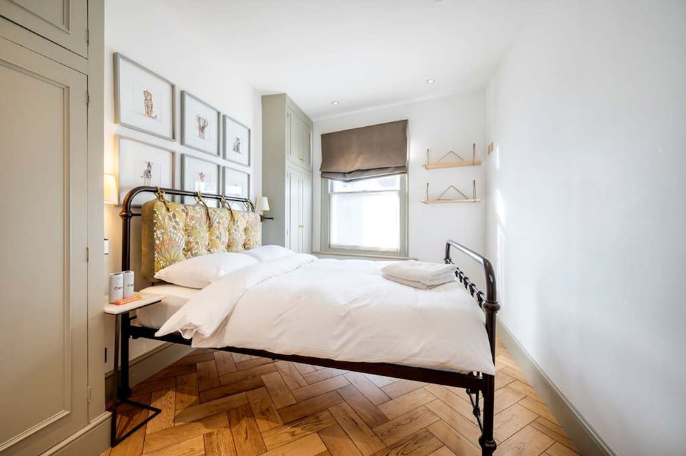 The Chelsea Flower 2 bed -by Out of Office Lifestyle