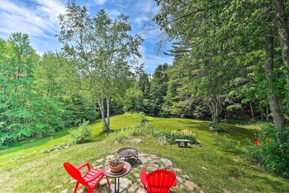 Vibrant Putney Cabin w/ Fire Pit: Hike & Ski!