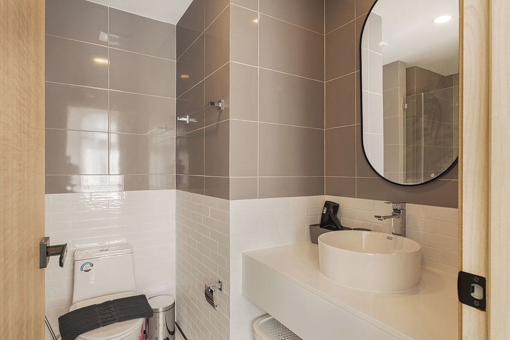 One bedroom Palmetto Condo Karon A 313