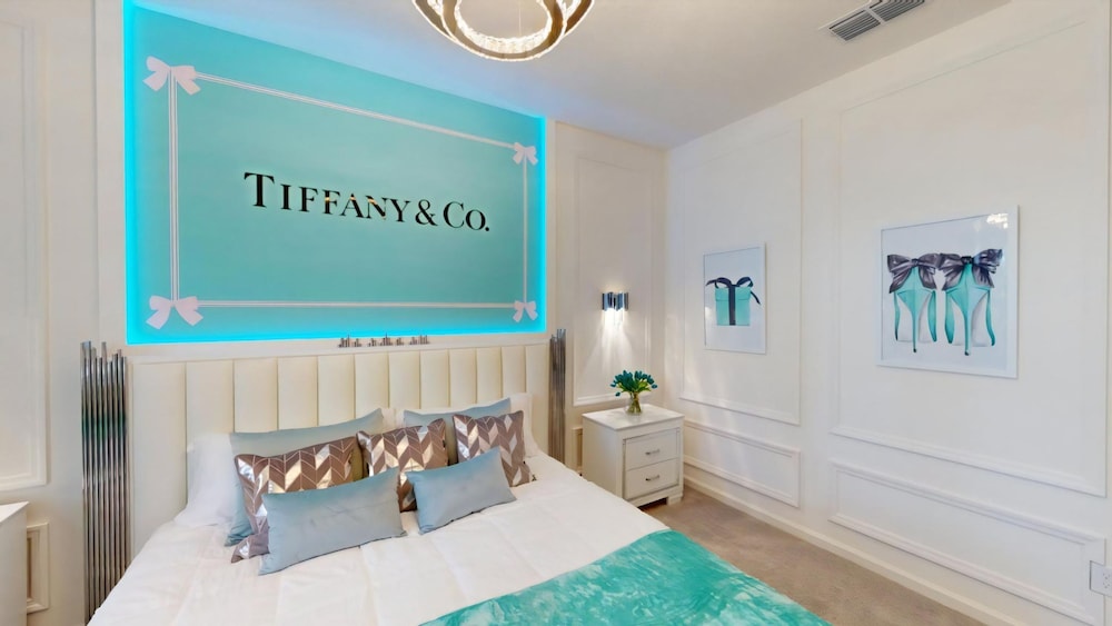 8 Bedroom Themed Rooms Huge Games Room Pool Spa