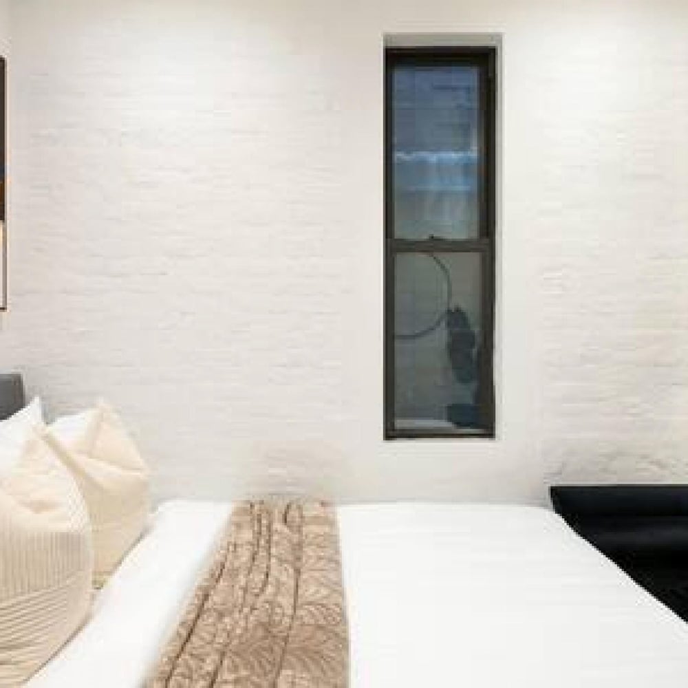 1290-6 Newly Renovated 2 Bedrooms in UES