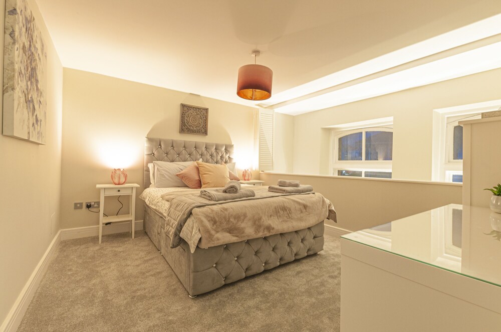 Airstay Premium Apartment view 3