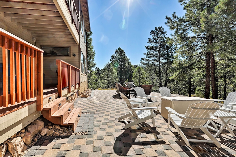 Spacious Flagstaff Home With Fire Pit & Game Room! view 2