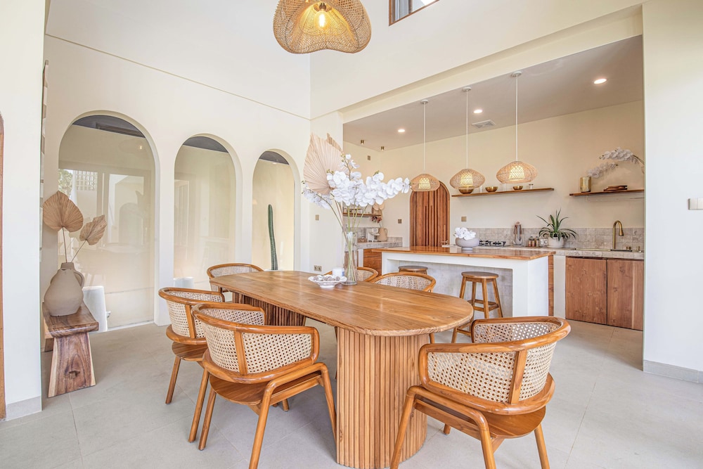Luxury 4BR Villa With Private Pool in Canggu