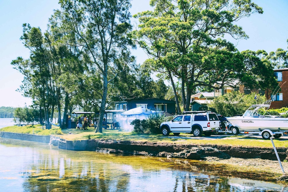 Dungowan Waterfront Apartments