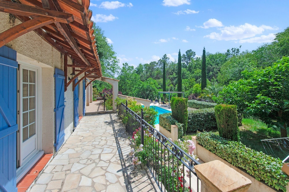 Villa in Flayosc With Private Pool