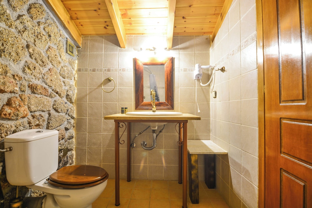 Petrino Lodge