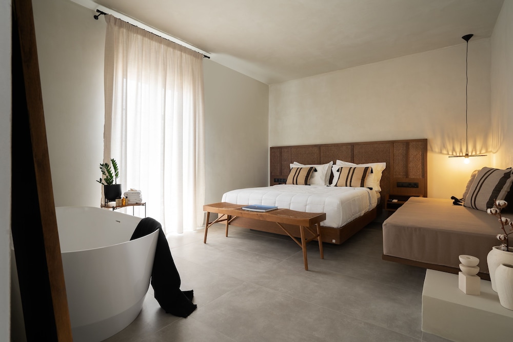 Polis of Naxos Stylish Suites photo 5