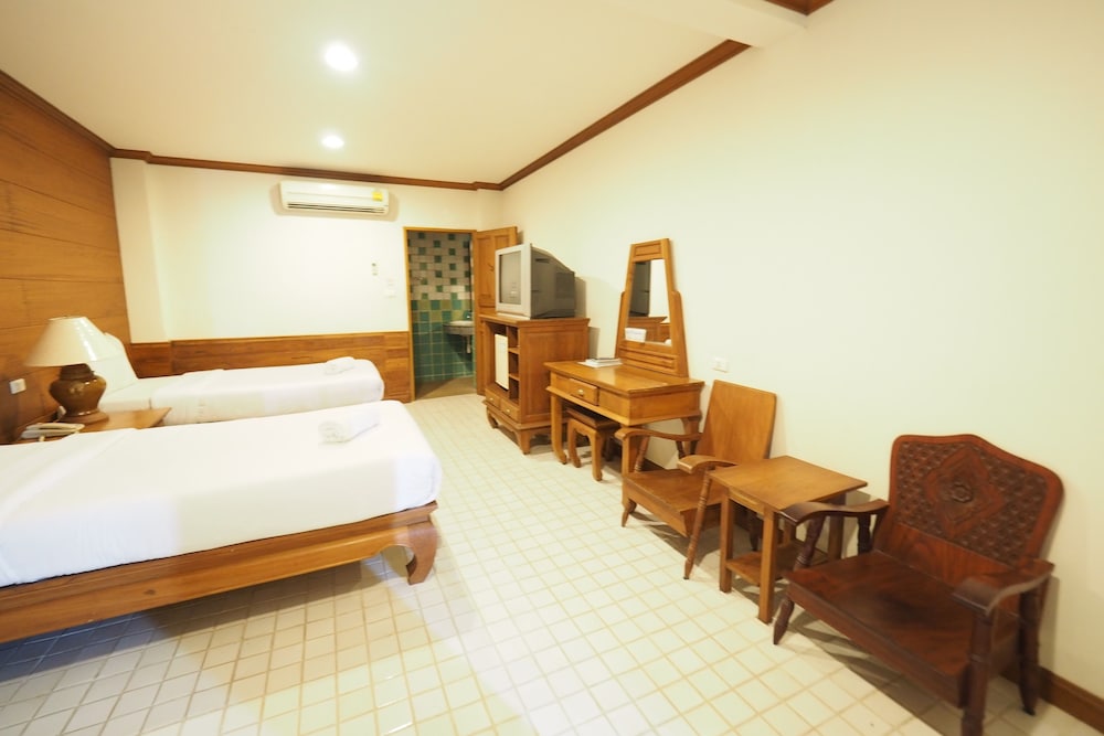 Fah Place Hotel
