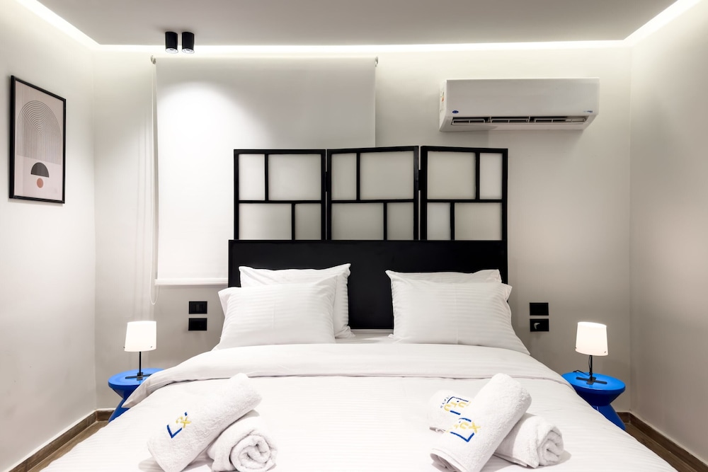 The 2 BDR Sapphire Condo 5 min to CAI Airport