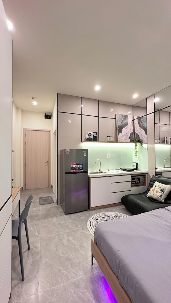 Unite StayCation Le Van Sy