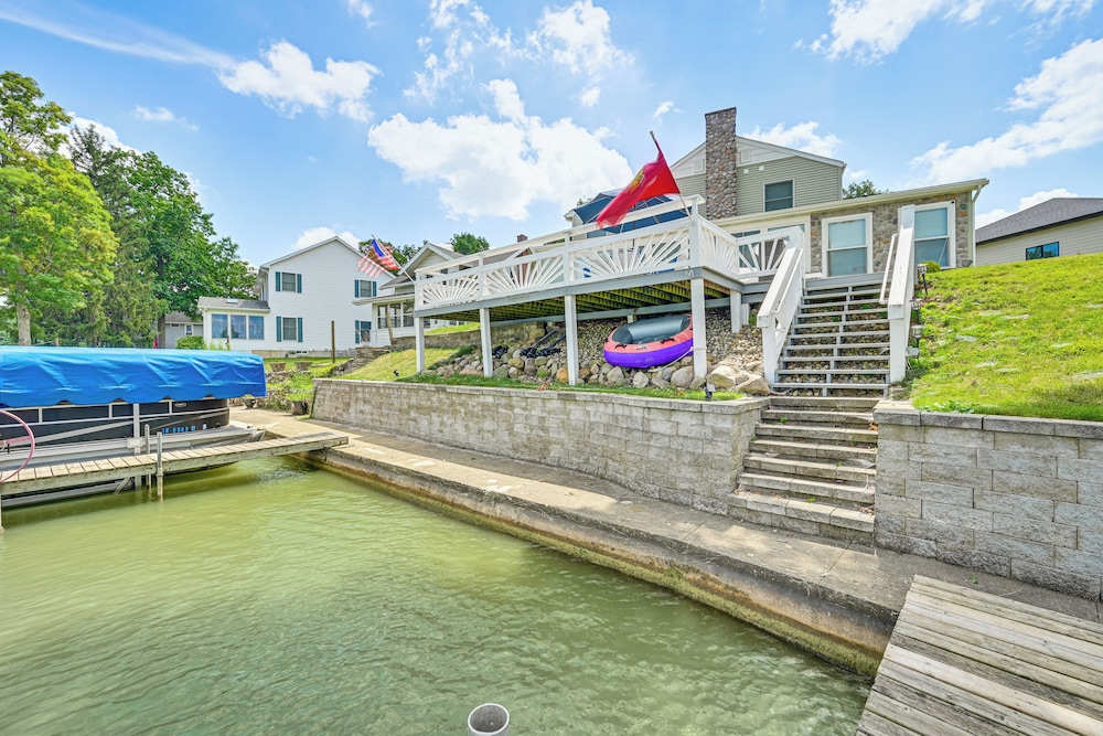 Private Indoor Hot Tub: Fish & Boat on Sylvan Lake