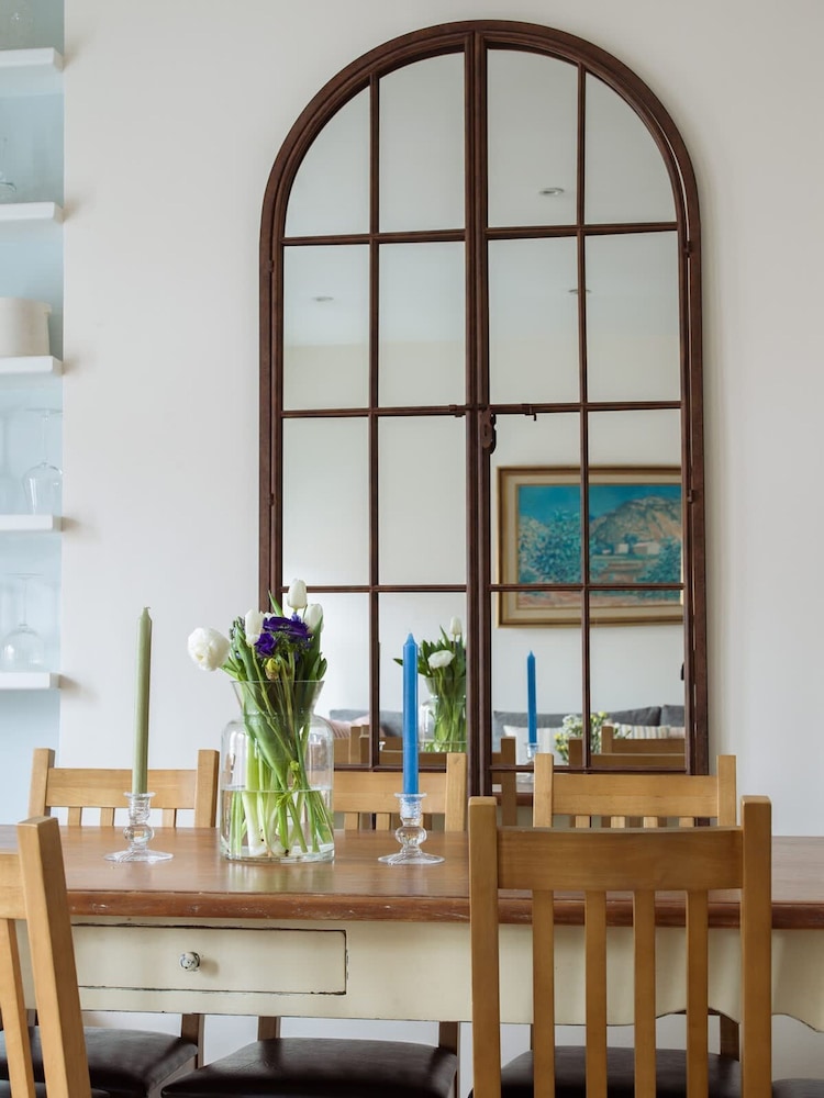 Sunny Roof Terrace Barons Court Sleeps 4-6