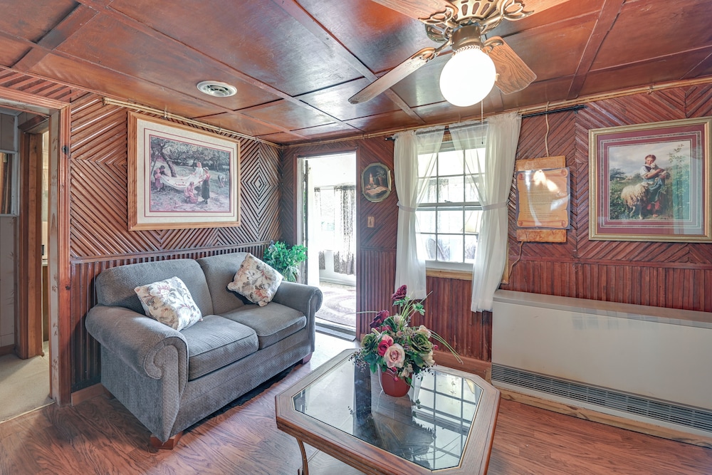 Hike & Fish: Rustic, Timeless Mckee Home w/ Yard