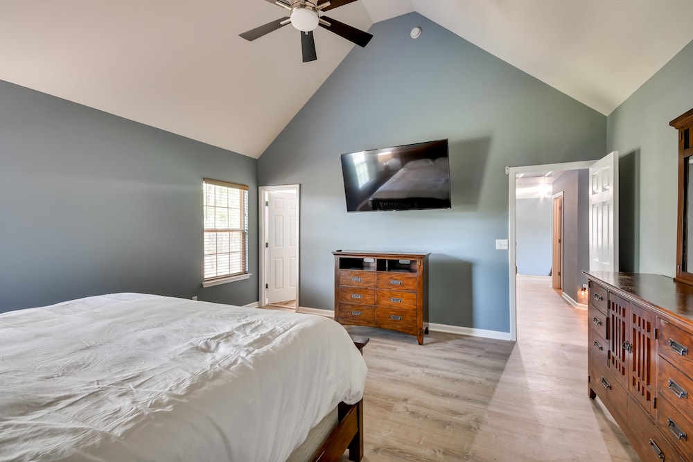 Fort Mitchell Vacation Rental w/ Home Office! view 5