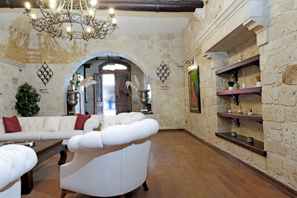 Mai Alaçatı
