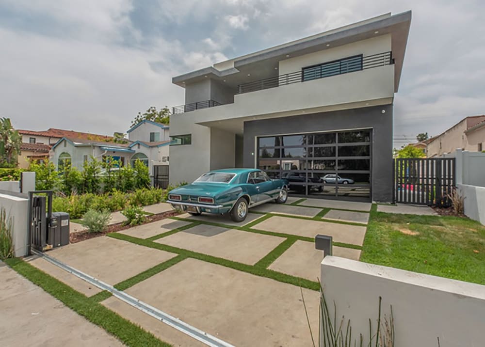 Laurel Modern Villa
