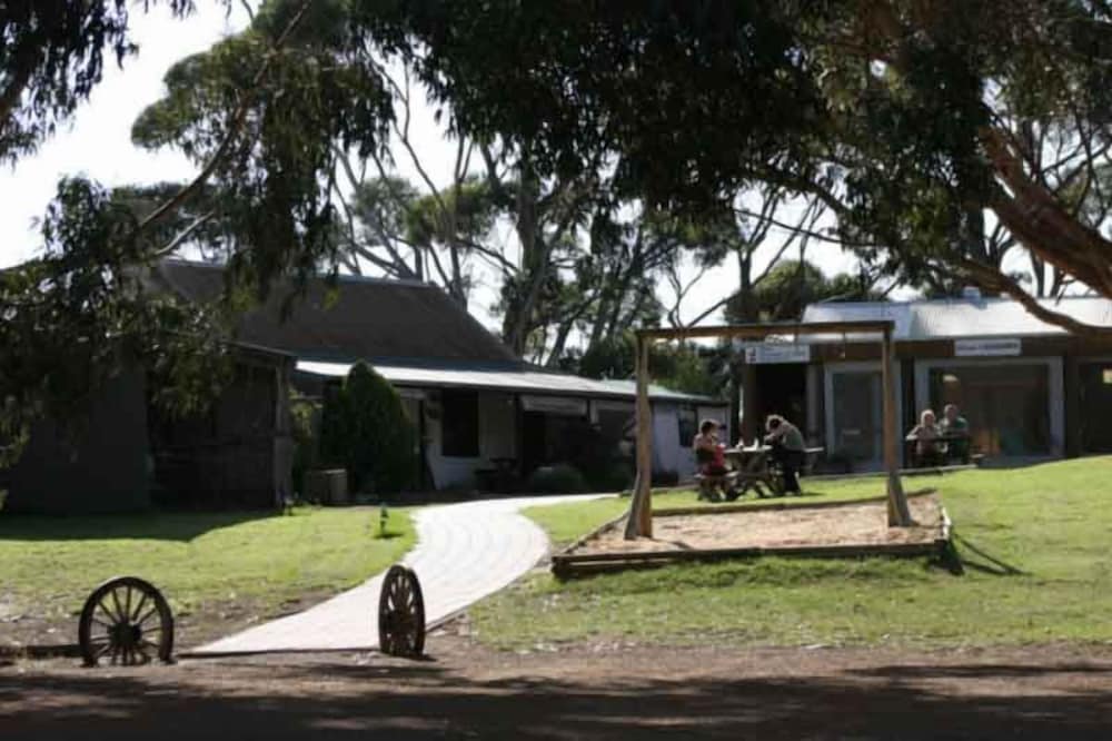 Seal Bay Cottages view 3