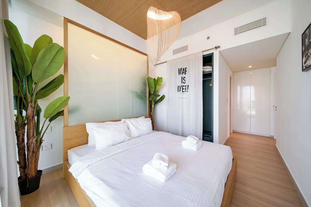 PVH - 2BR Artistic Retreat in Downtown Views 2