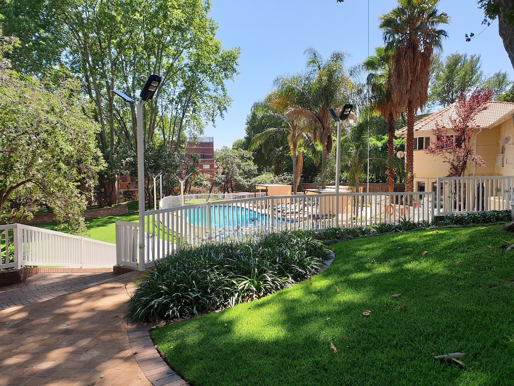 Johannesburg Vacations - Holiday Inn Johannesburg Sunnyside Park, an IHG Hotel - Property Image 90
