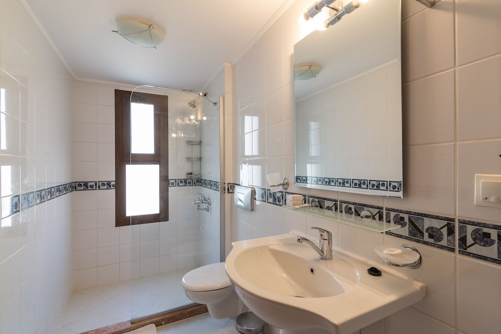 Kalkan Oasis Hotel - Adults Only