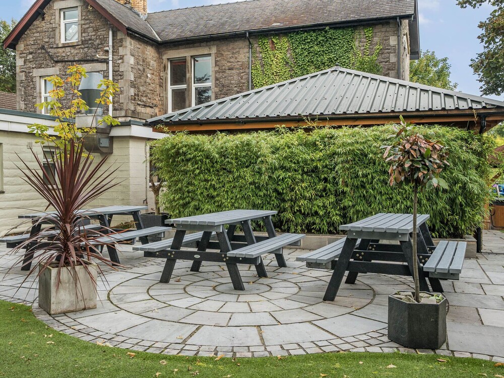Eden Lodge