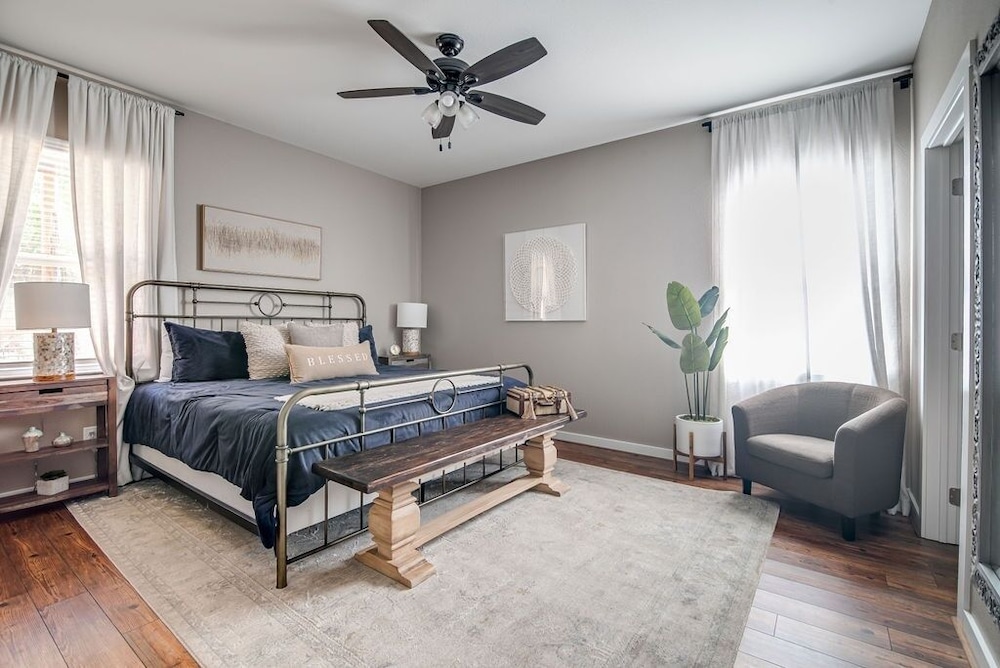 Purple Sage 3 Bedroom Home by RedAwning view 5