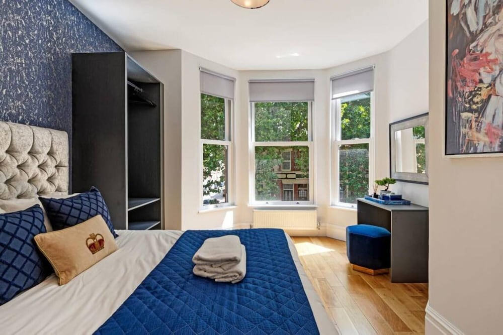 Host Apartments Kensington Quarters II