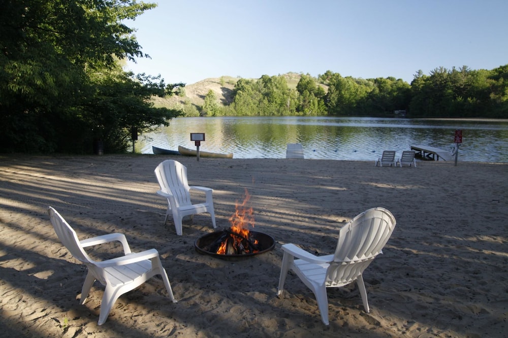 Goshorn Lake Cottages