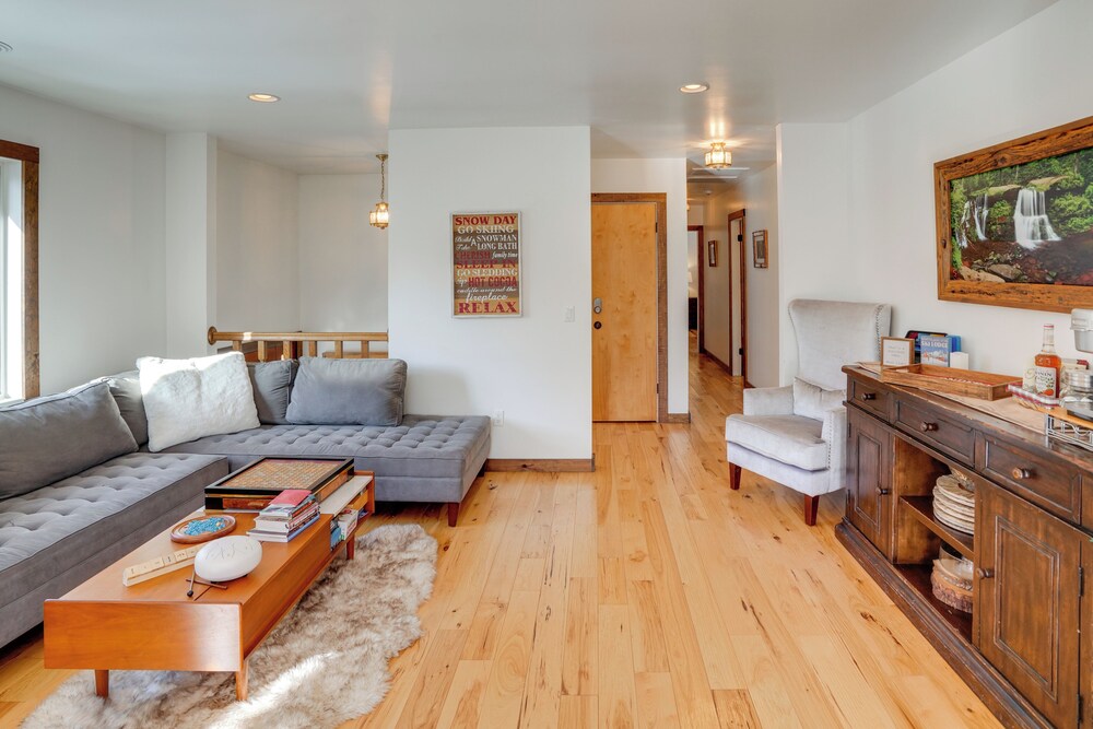 3 Mi to Colgate Lake: Mtn-view Home, Deck + Grill!