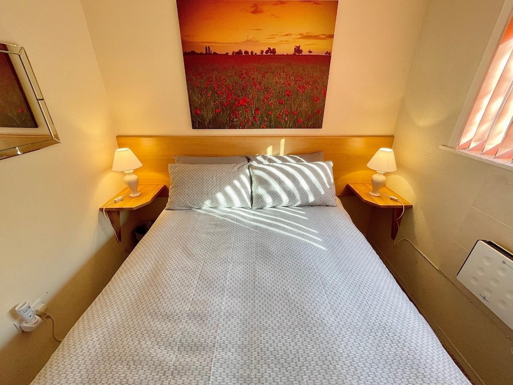 Paradaise Immaculate 2-bed Property Hemsby view 4