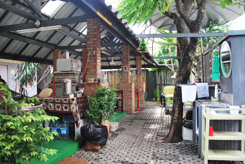 Baan JaJa Guesthouse